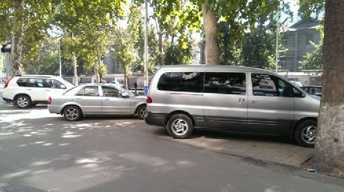 違章停車(chē)被拖壞，就該自認(rèn)倒霉？告訴車(chē)主如何獲得賠償